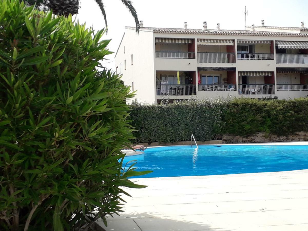 Bandol Nature Et Loisirs: Parking/ Piscine Exterior foto