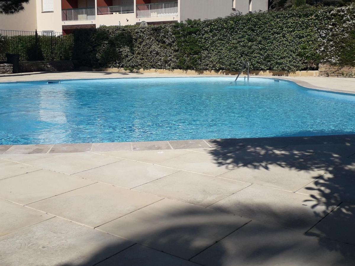 Bandol Nature Et Loisirs: Parking/ Piscine Exterior foto
